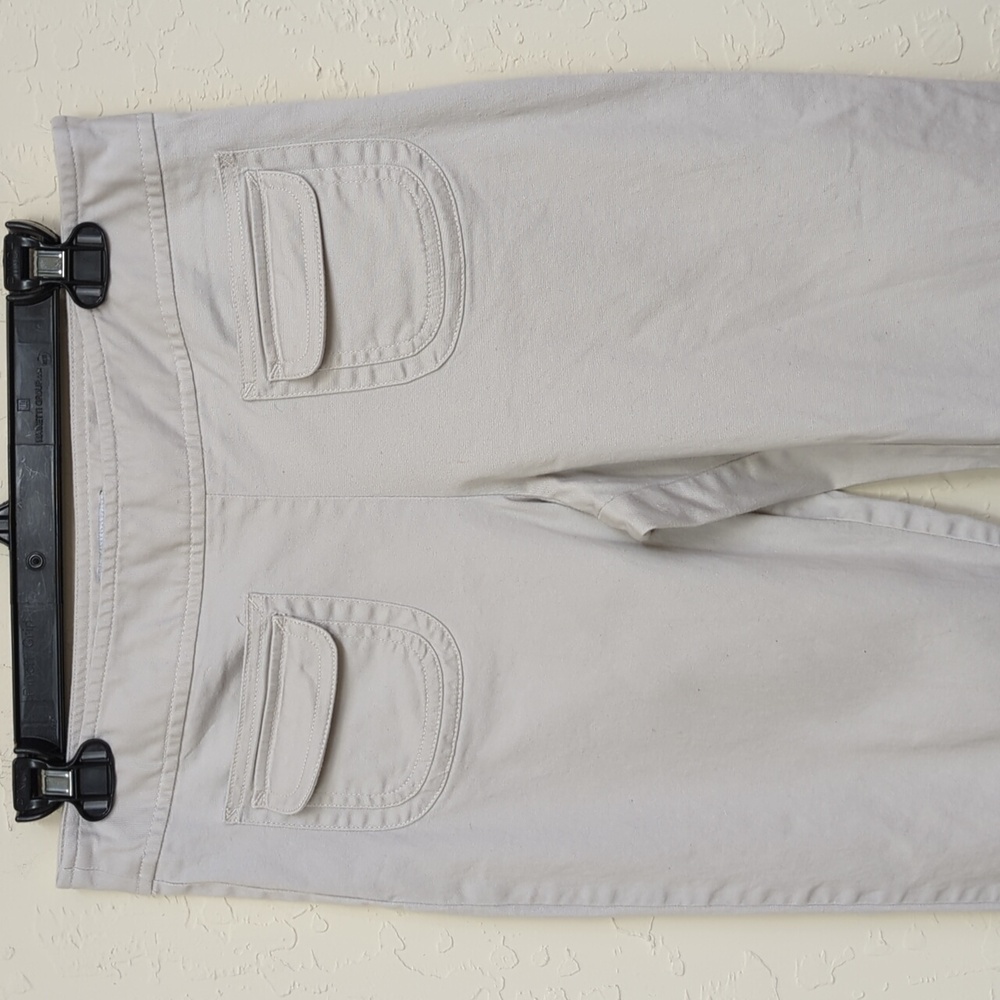 3/$20🌟 LOFT Stretch Khaki Capris Size 8 - Picture 2 of 11